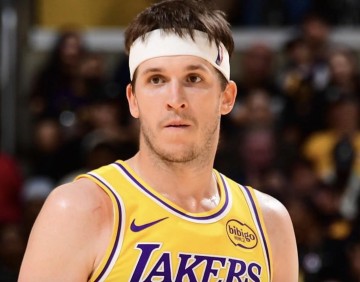 开云体育-里夫斯谈故意罚球不中：之前我犯了错误，当时只想着拼一把