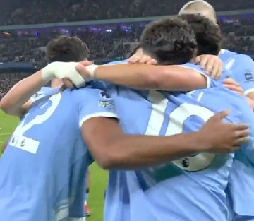 开云体育下载-一场2-2！让英超争冠生变：曼城不胜落后7分，阿森纳8场7胜=夺冠